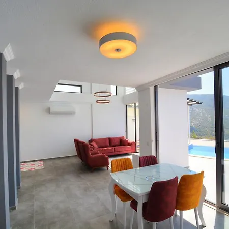 Ustali Villa
